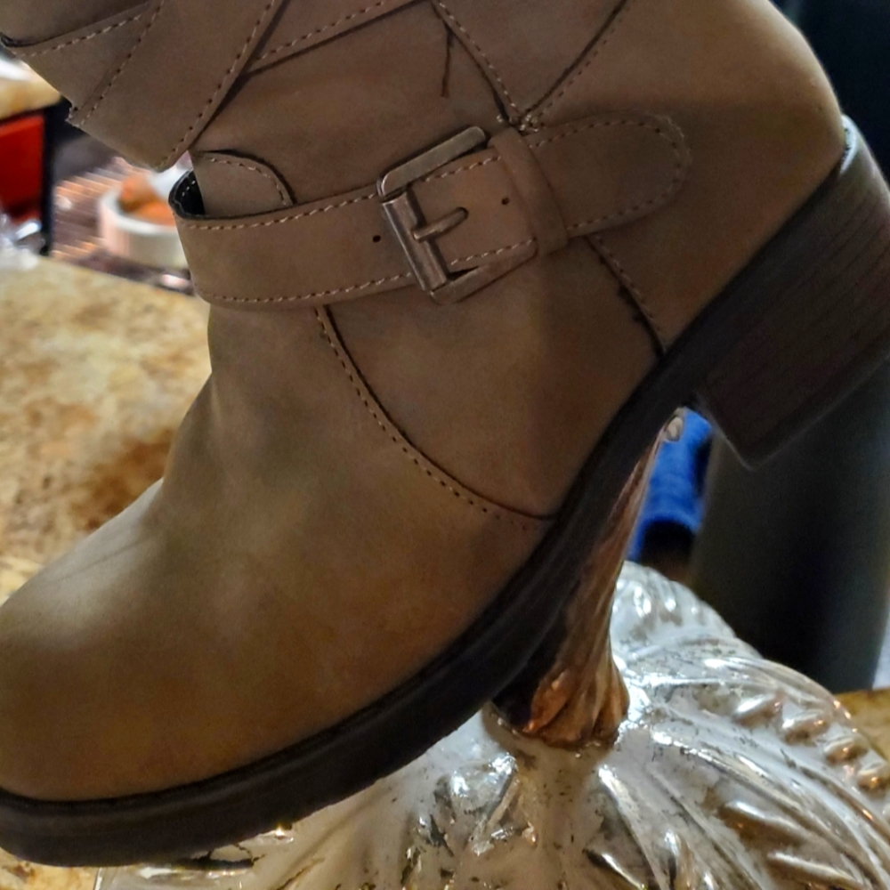 Taupe girls Justice sherpa suede zip up boots